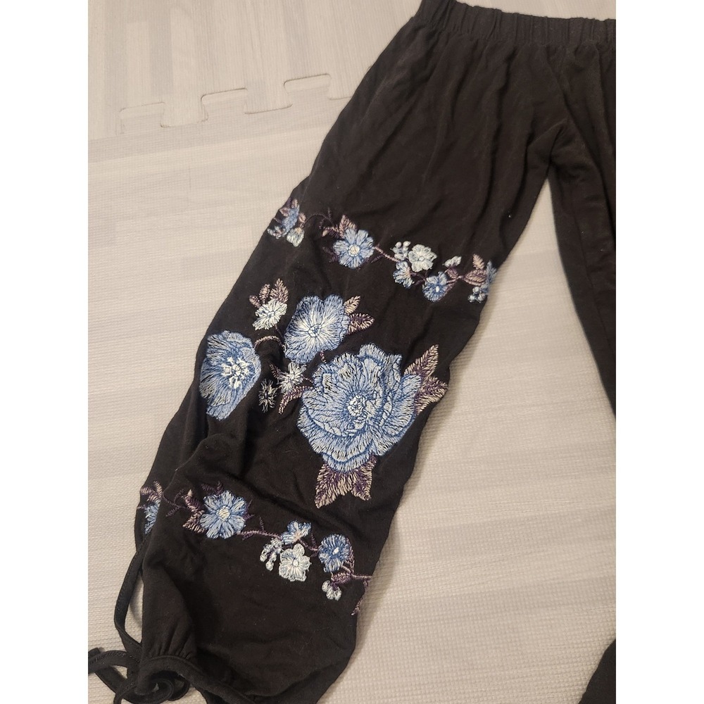 American Eagle Embroidered Off The Shoulder Top Black Floral Long Sleeve Large - Picture 3 of 6